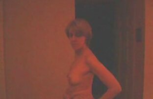 XXX Une brune au cul chaud gémit de plaisir tout en se des films porno gratuits faisant clouer