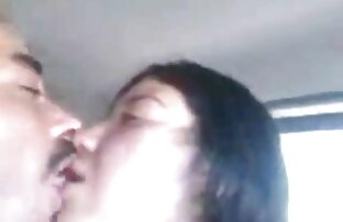 XXX Gros seins mamie s'amusant film porno vidéo gratuit dans la forêt
