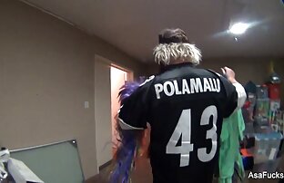 XXX MILF chaude et son jeune film pirno français amant 102